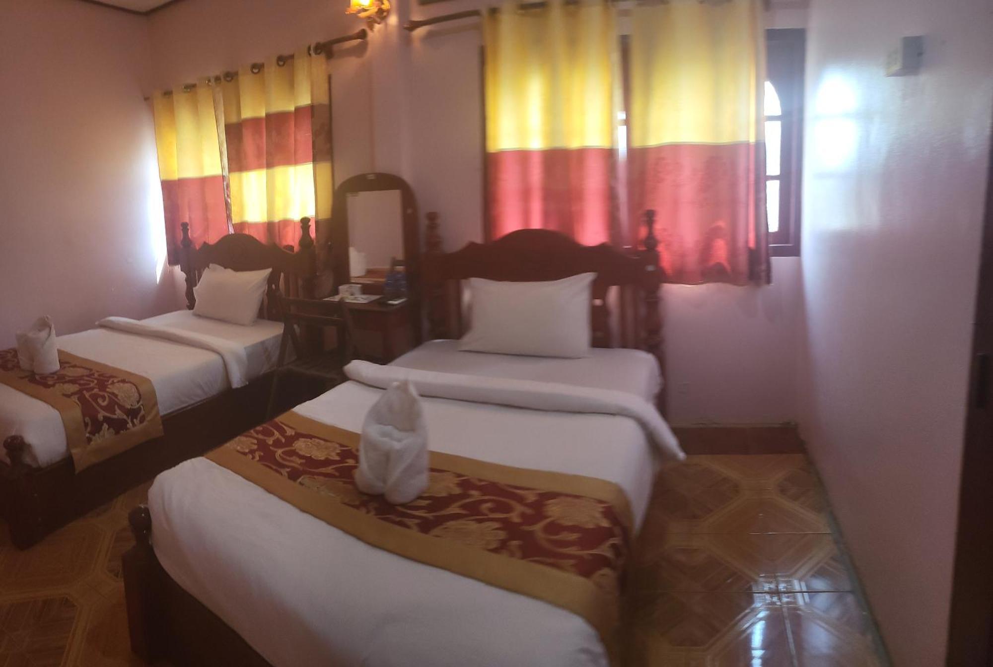 Vang Vieng Chanthala Hotel 1 Buitenkant foto