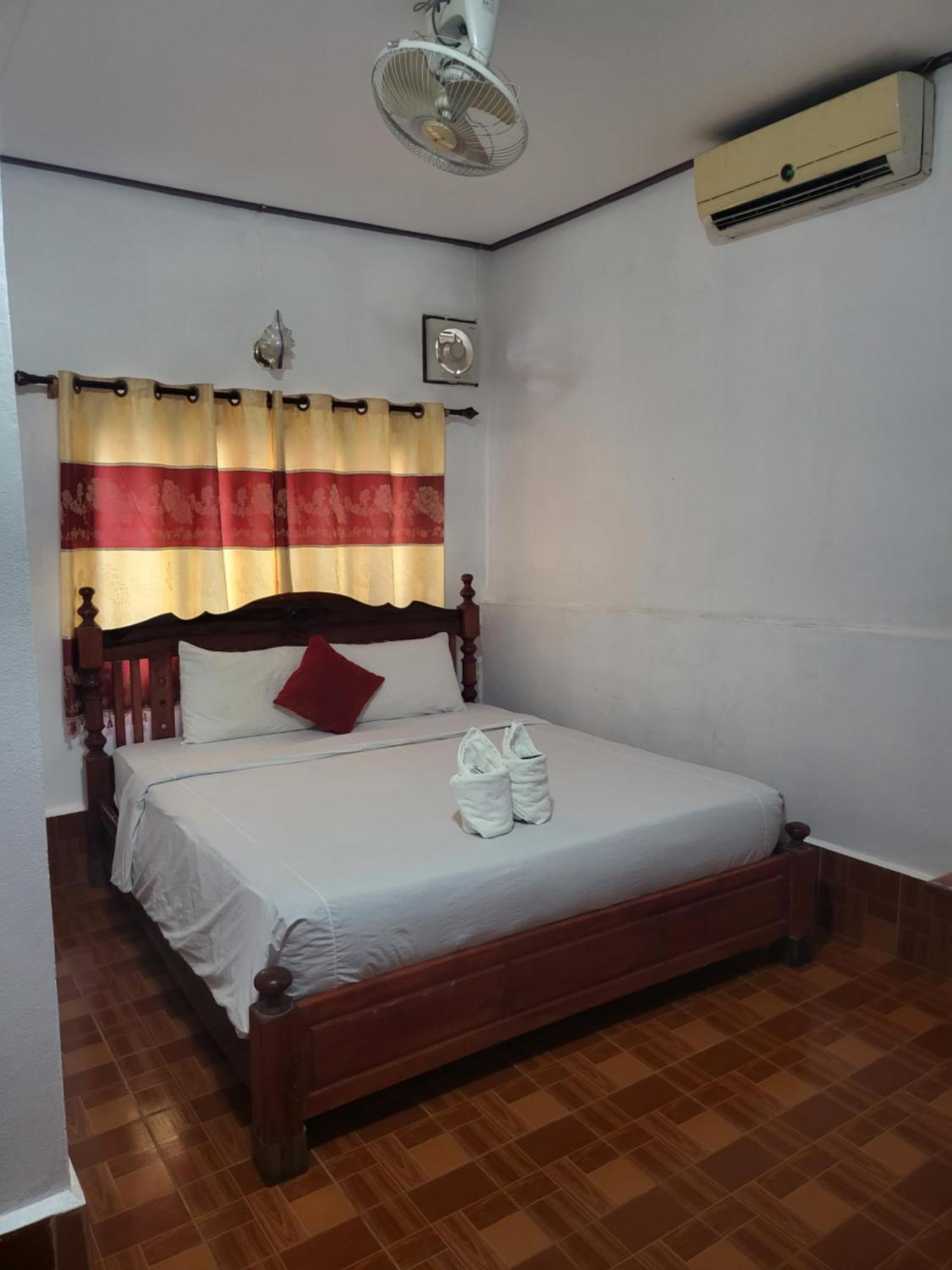 Vang Vieng Chanthala Hotel 1 Buitenkant foto