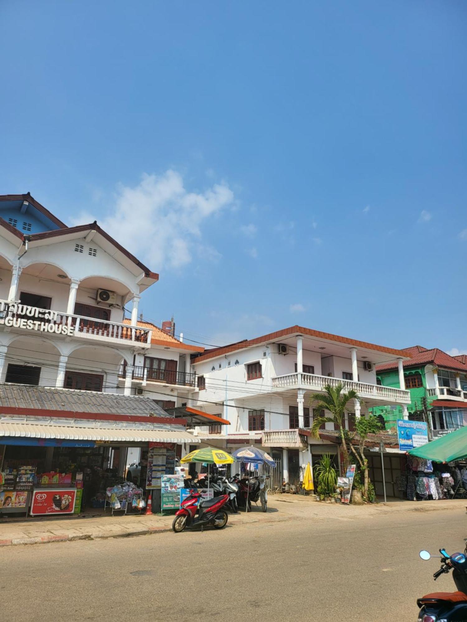 Vang Vieng Chanthala Hotel 1 Buitenkant foto