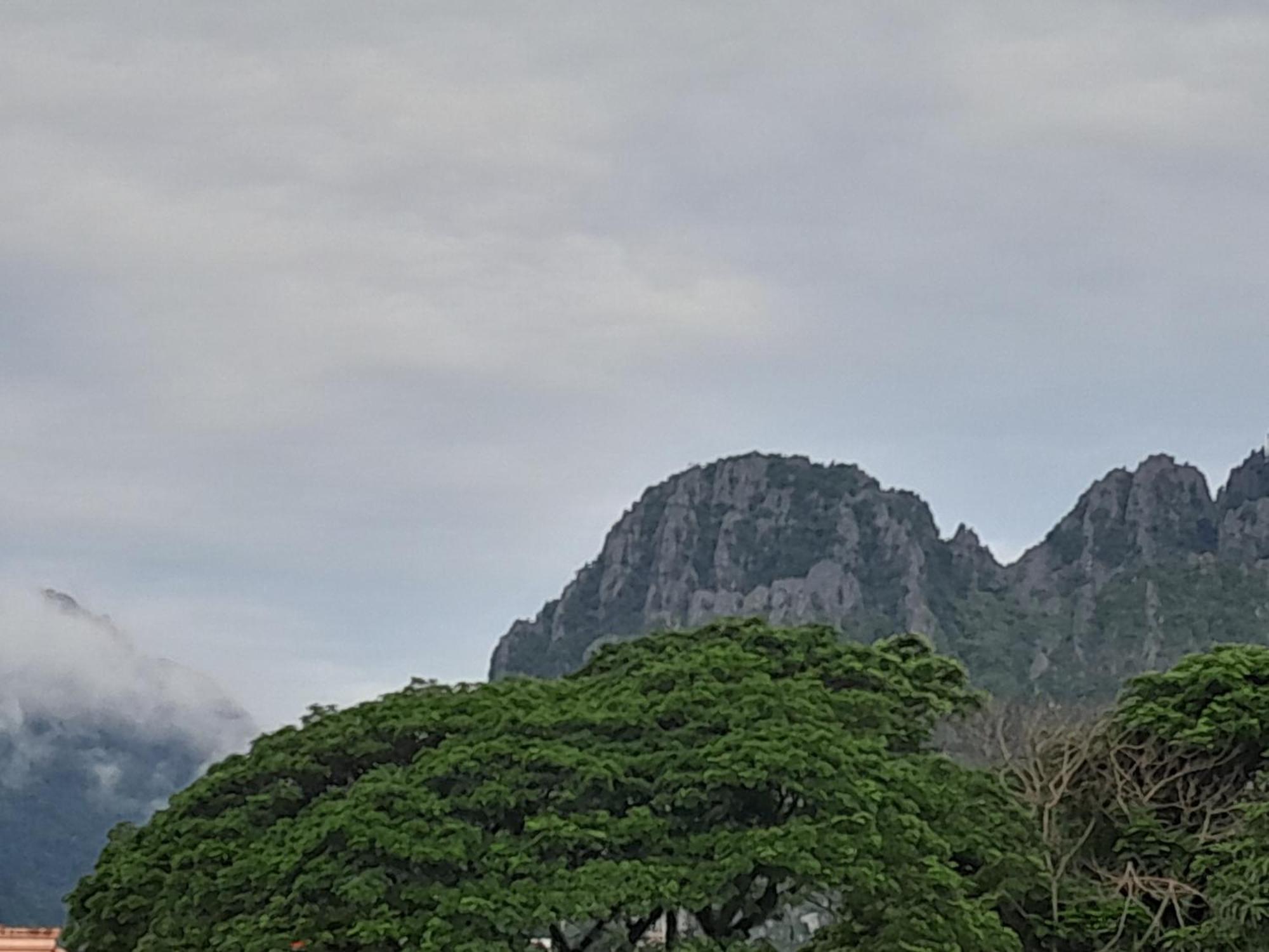 Vang Vieng Chanthala Hotel 1 Buitenkant foto