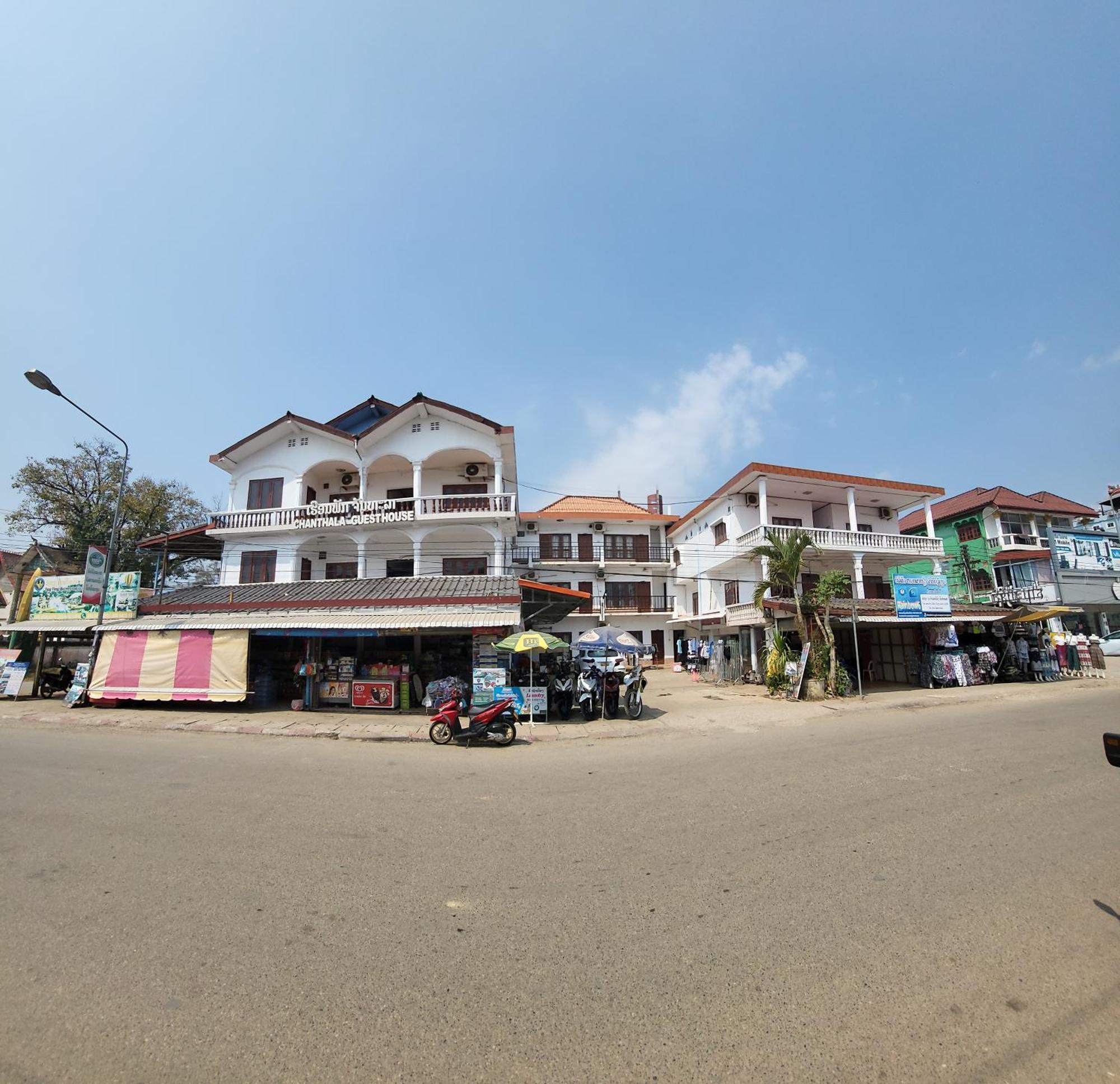 Vang Vieng Chanthala Hotel 1 Buitenkant foto
